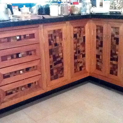 Mueble de cocina con marcheteria