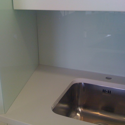 REMATE DE PARED EN CRISTAL