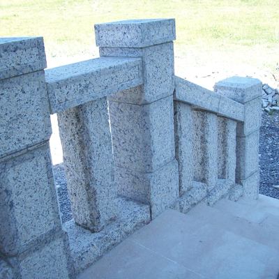 BALAUSTRADA TALLADA EN GRANITO