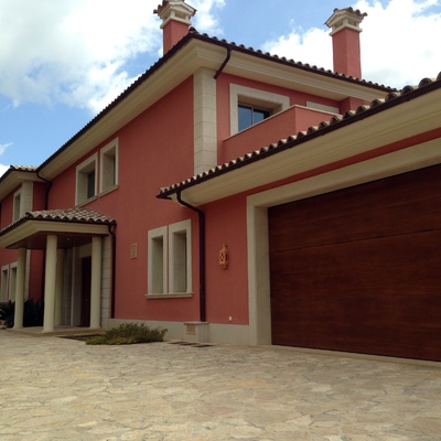 Imagen de la entrada a la villa 