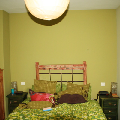 pintura lisa con muebles embejecidos