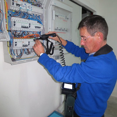 COMPROBACION  DE UNA INSTALACION ELECTRICA