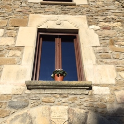 Ventana PVC color nogal/Finestra PVC color noguera