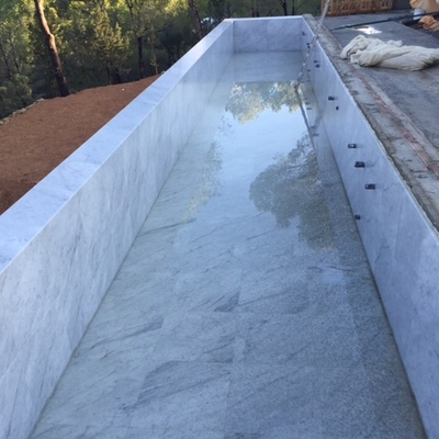 Marmol travertino blanco