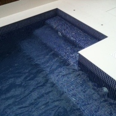 Accés a piscina petita