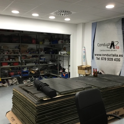 Taller propio de fabricación de conductos de fibra de vidrio