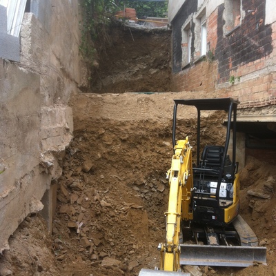 Excavación espacios reducidos