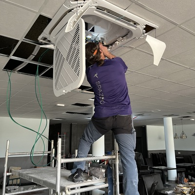 Casette 12000 frigorías trifásica en Restaurante Asiático de Cieza