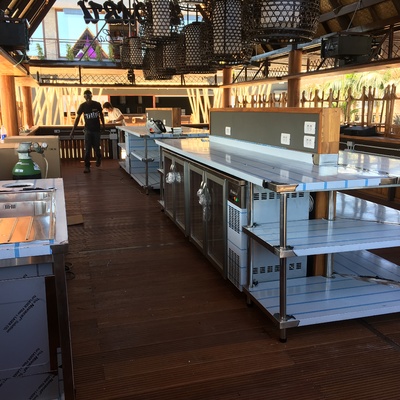 FABRICACIÓN PROPIA MOBILIARIO DE HOSTELERÍA CARPINTERIA ACERO INOXIDABLE