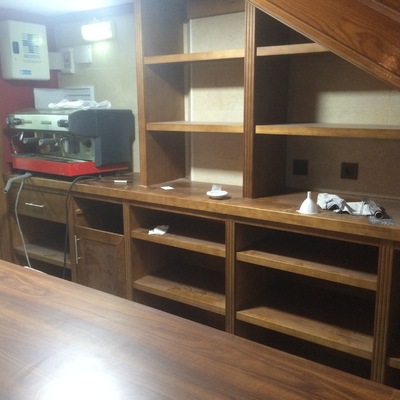 MUEBLE BAR PINO TEÑIDO