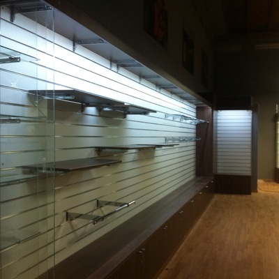 INSTALACIÓN ILUMINACIÓN LED EN TIENDA DEPORTES HOTEL