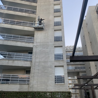 Trabajos de mantenimiento e impermeabilización de fachadas