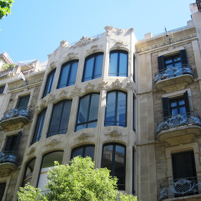 Reforma integral con intervención en fachada