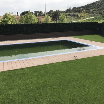 Tarima tecnológica , cesped artificial, revestimiento muro y muro vegetal