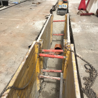 Entibación para saneamiento en C/Calderon de la Barca en Santander