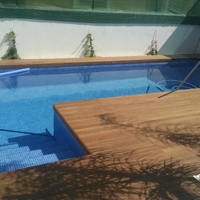 Mosaico azul niebla y madera ip