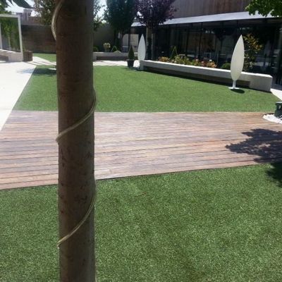 TARIMA PARA EXTERIORES, BALCONES, TERRAZAS, PATIOS, ZONA DE PISCINA.