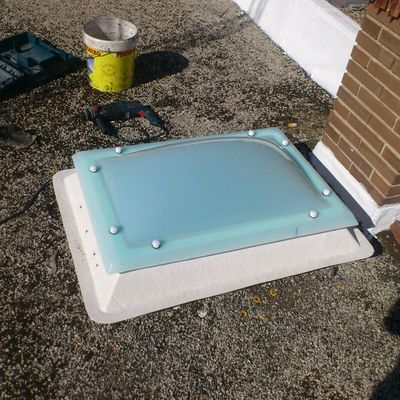 Tragaluz doble armadura de poliéster.