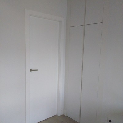 Armario y puerta