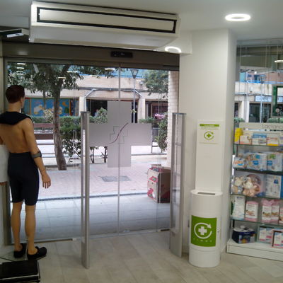 Interior Farmacia Nuevo Versalles 2