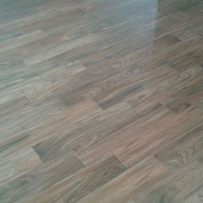 suelo porcelánico   imitación parquet