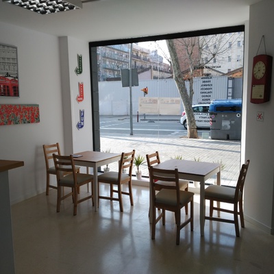 Academia de idiomas con Bar