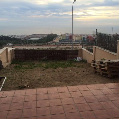 Reforma y pintura de jardín (Antes)