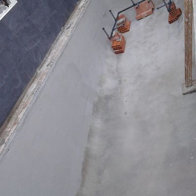 PISCINA EN CONSTRUCCION