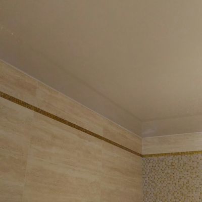 TECHO TENSADO EL EL BAÑO