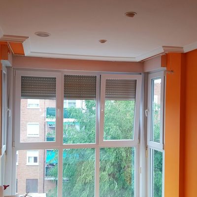 Salón en pintura plástica lisa