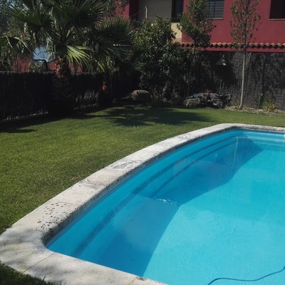 mantenimiento cesped y piscina