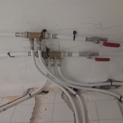 Sistema de distribución por colector para acs y afc.