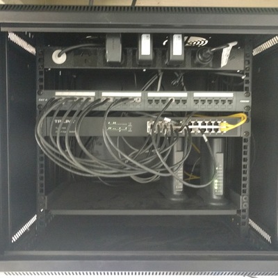 Rack y cableado de redes informáticas.