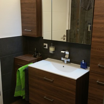 Baño completo en un trastero del ático-Bietenhausen (Alemania)