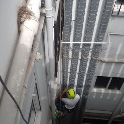 Apoyo vertical a empresa instaladora de maquinaria de frio