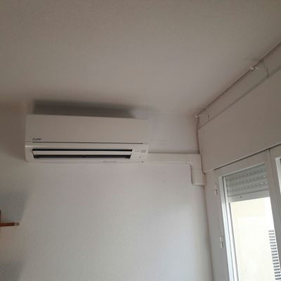 Split pared Mitsubishi con canaleta