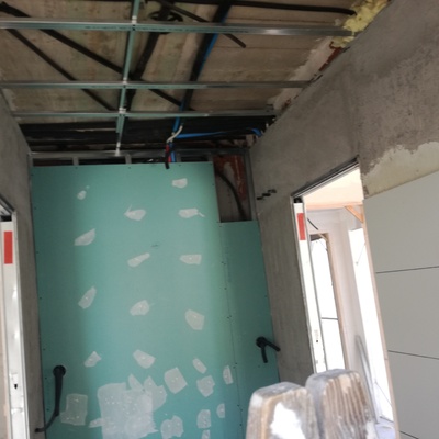 reforma de baño.pladu,r rachola, fontaneria, electricidad.pintura.