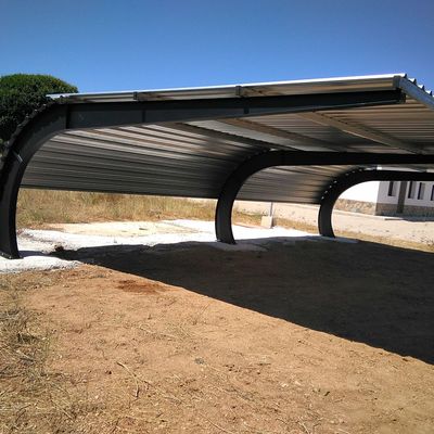 Aparcamiento curvo reforzado