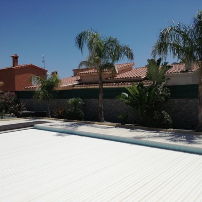 Piscina con cubierta automatica