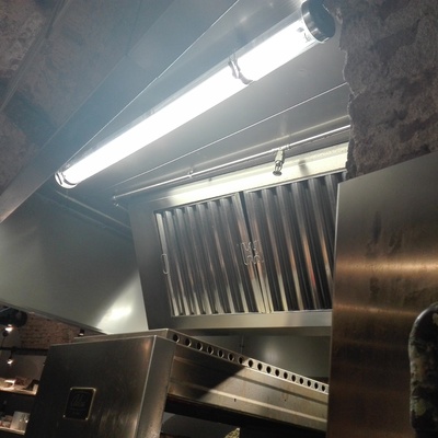 Luminaria estanca de alta resistencia al calor