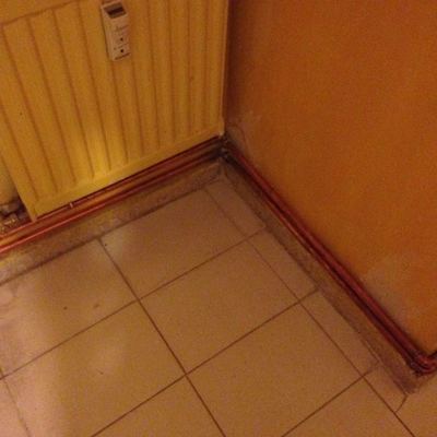 Instalación vista echa en cobre.