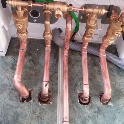 Las conexiones a al caldera y al circuito hidráulico