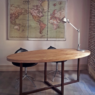 Mesas a medida en maderas macizas.