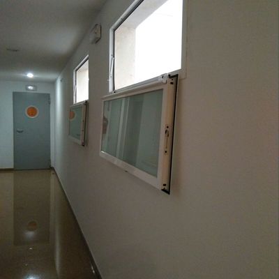 LIMPIEZA DE VENTANAS DE ESCALERA