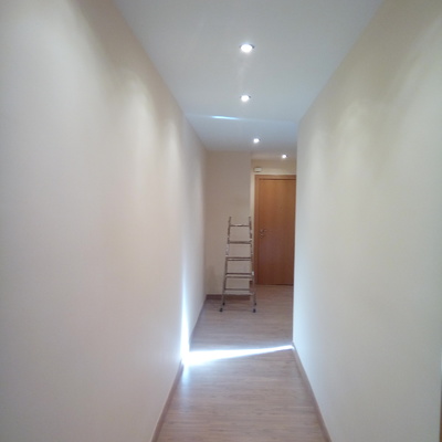 Pasillo -Pintura y Parket