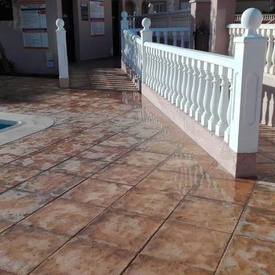 PINTADO DE VALLA Y VALDEADO DE SUELO