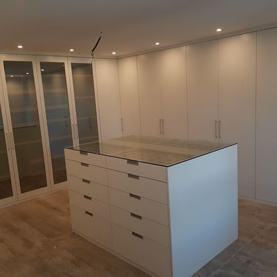 vestidor lacado blanco con isla