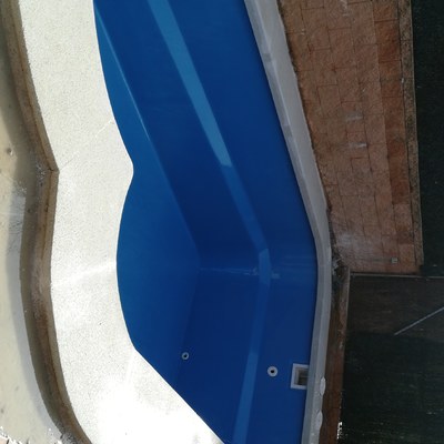PISCINAS DE POLIESTER Y FIBRA