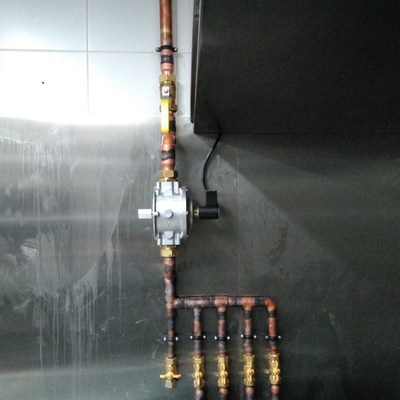 Instalación en local comercial para 5 aparatos con Electroválvula