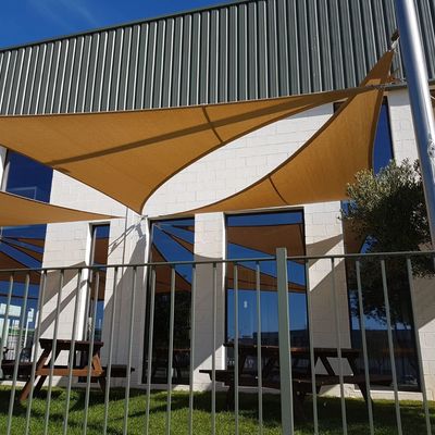 TOLDO DE VELAS TRIANGULARES DECORATIVAS